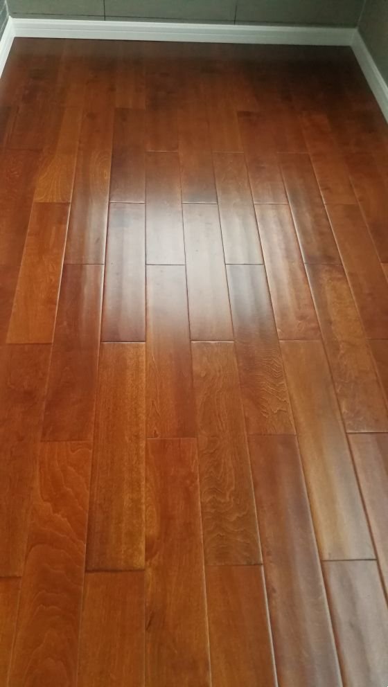 Mẫu sàn gỗ biệt thự màu nâu